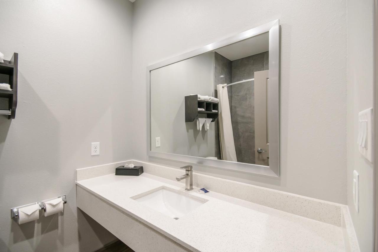 Americas Best Value Inn & Suites Ne Houston Downtown I-610 Exteriör bild