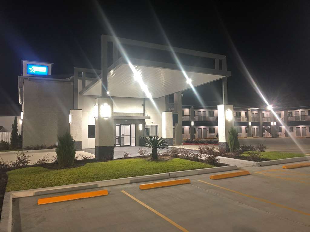 Americas Best Value Inn & Suites Ne Houston Downtown I-610 Exteriör bild