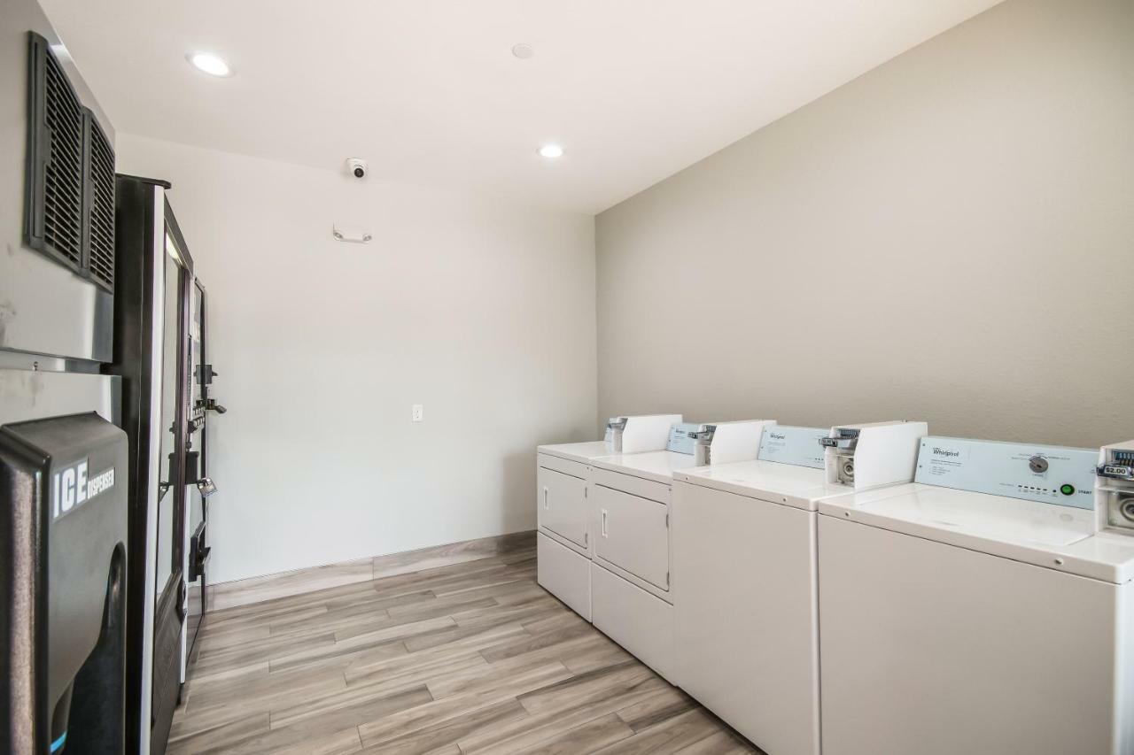 Americas Best Value Inn & Suites Ne Houston Downtown I-610 Exteriör bild